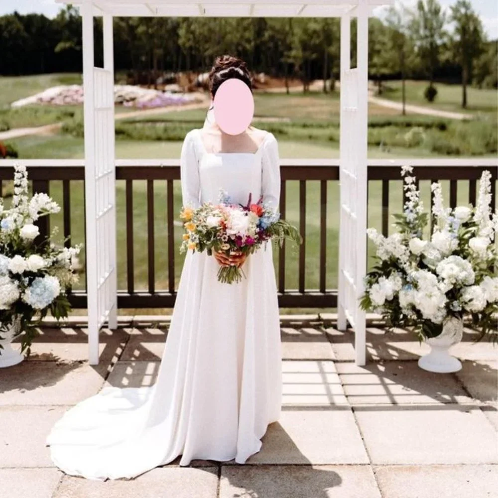Bridal gown - Picture 2 of 15
